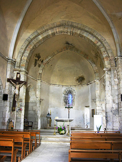 Intérieur de l'église de Beaumont