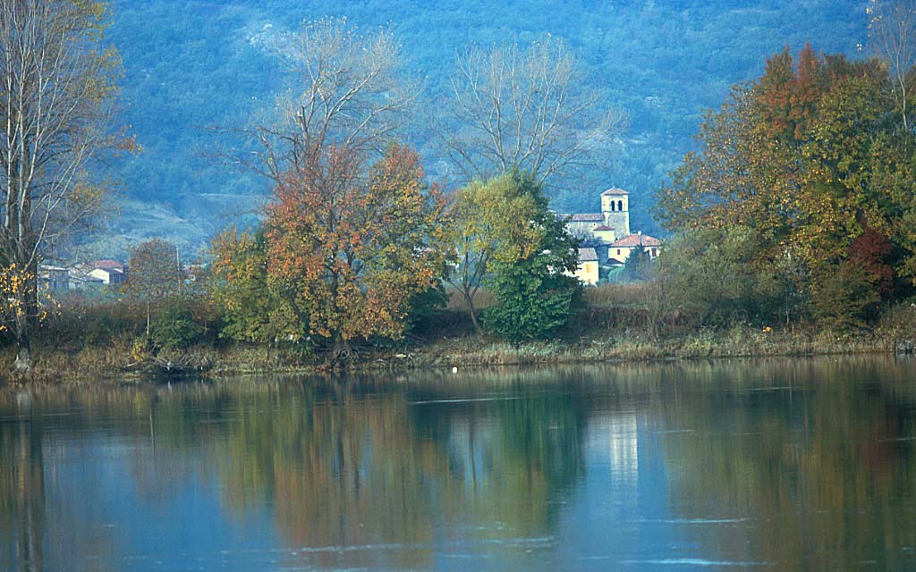 Vue de la rive gauche du Rhône