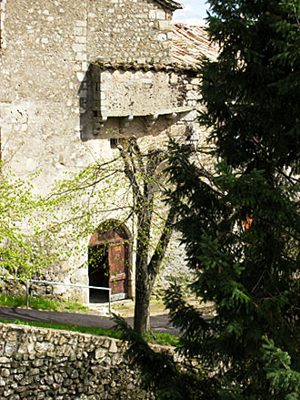 Église de Genestelle, bretèche sur le mur occidental
