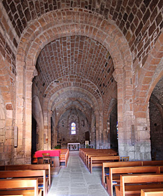 église d'Issarlès la nef romane