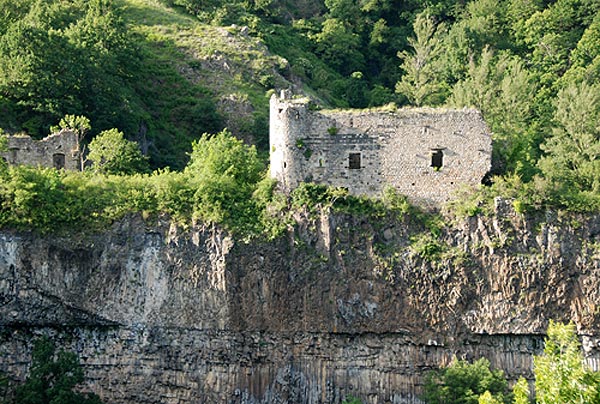 Vestiges du château de Pourcheyrolles