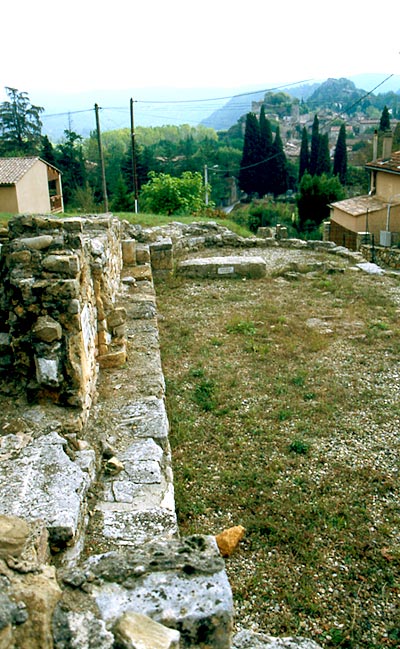 Salavas, fouilles de la Gleyzasse : vestiges de l'église Saint-Jean