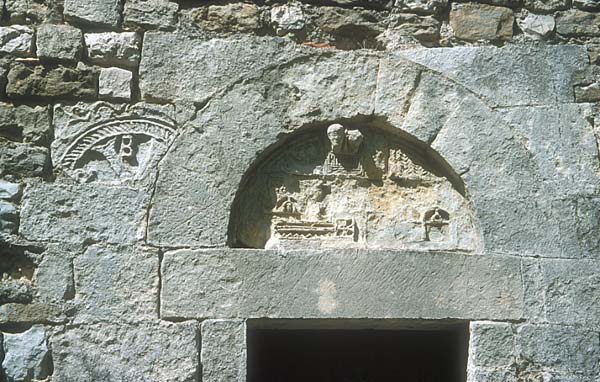 chapelle Saint-Ostian- détail du tympan