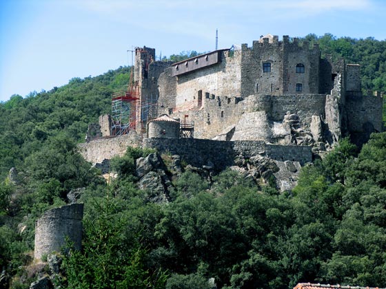 Le château de Ventadour vu du sud-est