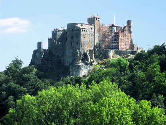 Le château de Ventadour vu du nord-ouest